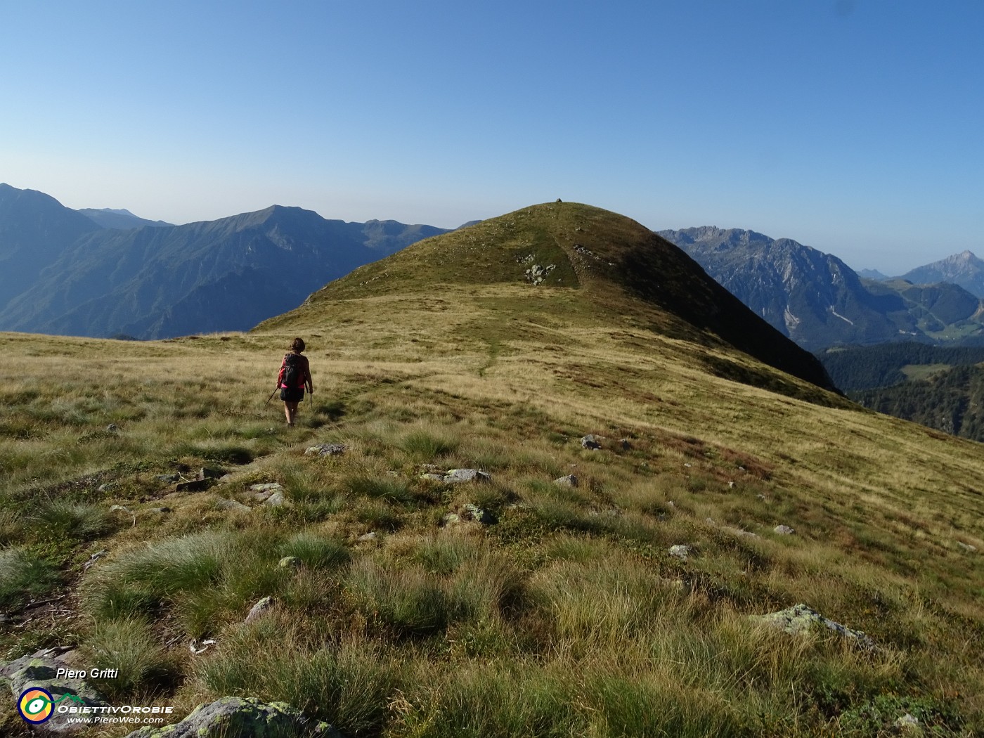 24 Verso la cima del Monte Avaro (2080 m).JPG